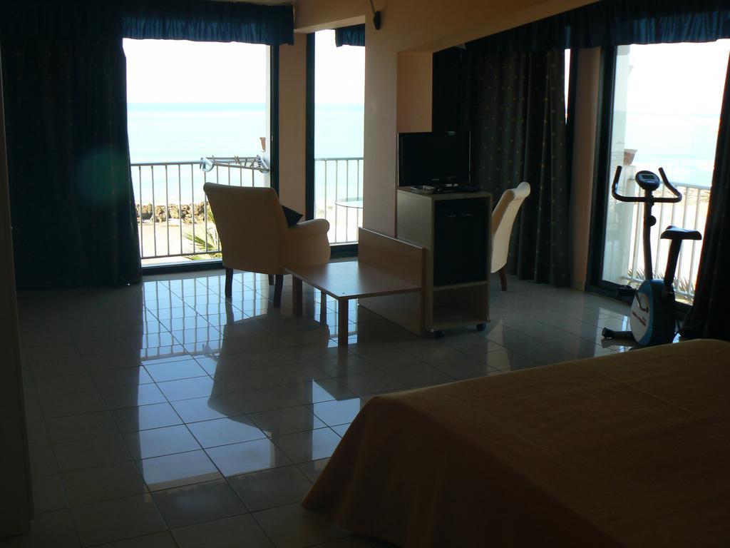 Hotel Sul Mare Al Gabbiano Скольїтті Екстер'єр фото